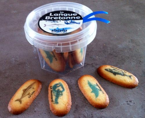 Biscuits printed with food ink, fish designs